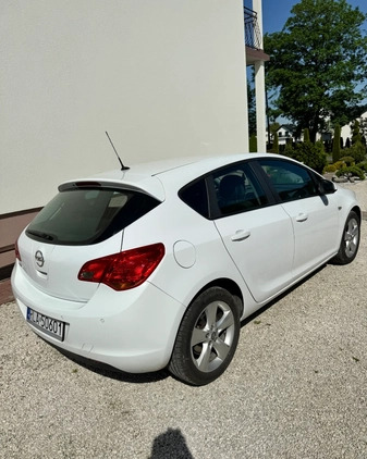 Opel Astra cena 23500 przebieg: 161399, rok produkcji 2009 z Tłuszcz małe 232